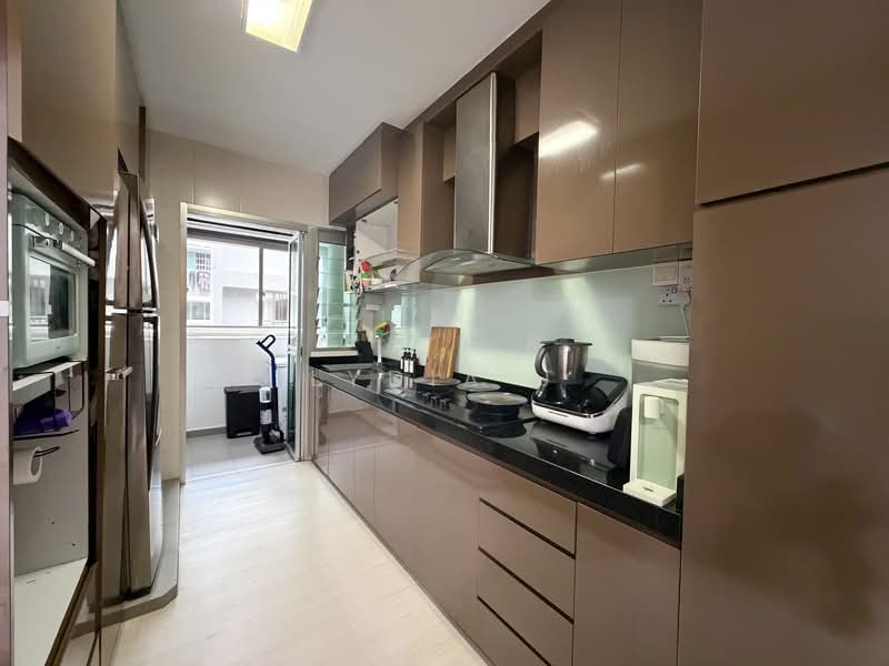 426D Yishun Avenue 11, 426D Yishun Avenue 11, 3 Bedrooms, 990 sqft, HDB Flat For Sale, by Lydia J, 500110996 - Kitchen - PropertyGuru.com.sg