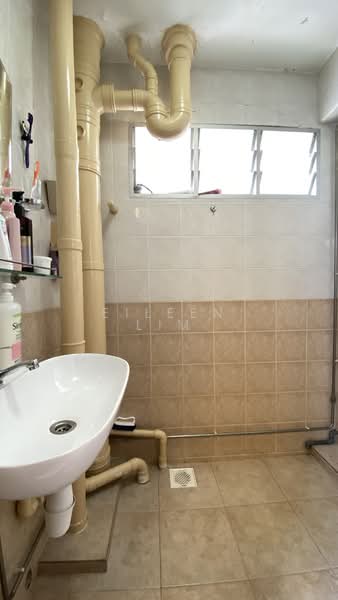 67 Marine Drive, 67 Marine Drive, 2 Bedrooms, 700 sqft, HDB Flat For Sale, by Eileen Lim, 500111037 - Bathroom - PropertyGuru.com.sg