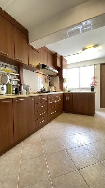 67 Marine Drive, 67 Marine Drive, 2 Bedrooms, 700 sqft, HDB Flat For Sale, by Eileen Lim, 500111037 - Kitchen - PropertyGuru.com.sg