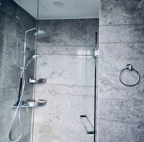 Stars of Kovan, 984 Upper Serangoon Road, 2 Bedrooms, 732 sqft, Condominium For Sale, by Maria Loh, 500111060 - Bathroom - PropertyGuru.com.sg