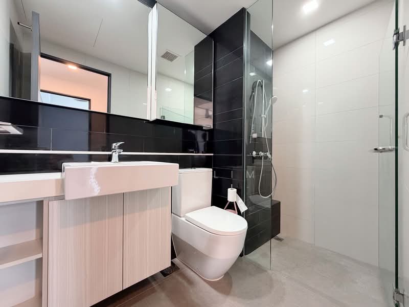 Gem Residences, 1 Lorong 5 Toa Payoh, 2 Bedrooms, 678 sqft, Condominium For Sale, by Jax Lim, 500111063 - Common Bathroom - PropertyGuru.com.sg