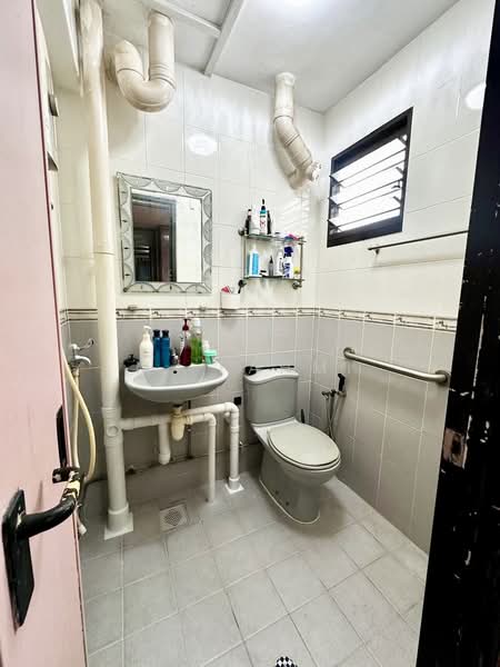 44 Chai Chee Street, 44 Chai Chee Street, 2 Bedrooms, 731 sqft, HDB Flat For Sale, by M. Fahmi, 500111068 - Bathroom - PropertyGuru.com.sg