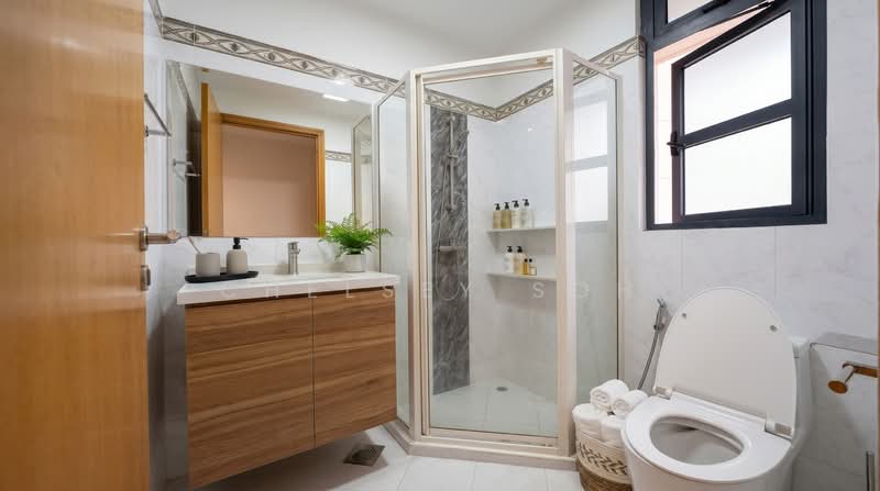 Haig Court, 152 Haig Road, 3 Bedrooms, 1,453 sqft, Condominium For Sale, by Chelsey Soh, 500111069 - Bathroom - PropertyGuru.com.sg