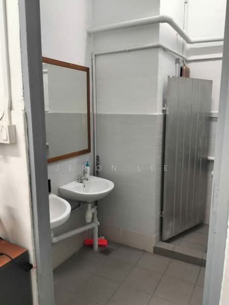 1003 Toa Payoh Industrial Park, Balestier / Toa Payoh, 180 sqft, Warehouse For Rent, by Jeron Lee, 500111077 - Bathroom - CommercialGuru.com.sg