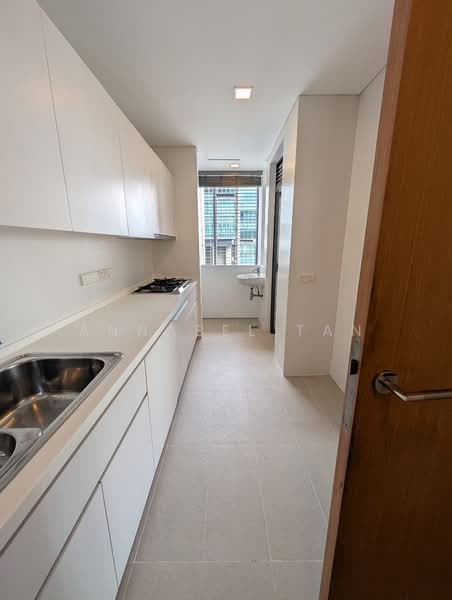 Skypark @ Somerset, 22 Saint Thomas Walk, 4 Bedrooms, 3,347 sqft, Apartment For Rent, by ANNABEL TAN, 500111079 - Kitchen - PropertyGuru.com.sg