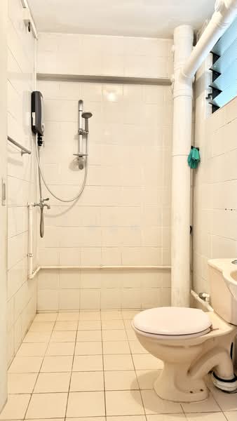 745 Woodlands Circle, 745 Woodlands Circle, 3 Bedrooms, 1,087 sqft, HDB Flat For Sale, by Keith Tan 陈俊伟, 500111094 - Bathroom - PropertyGuru.com.sg