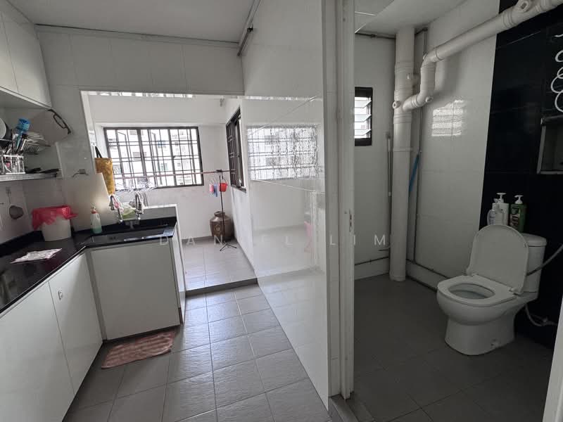 634 Woodlands Ring Road, 634 Woodlands Ring Road, 3 Bedrooms, 1,313 sqft, HDB Flat For Sale, by Daniel Lim, 500111101 - Kitchen - PropertyGuru.com.sg