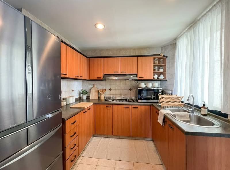 Simsville, 10 Geylang East Avenue 2, 3 Bedrooms, 1,249 sqft, Condominium For Sale, by Charlene Chai, 500111112 - Kitchen - PropertyGuru.com.sg