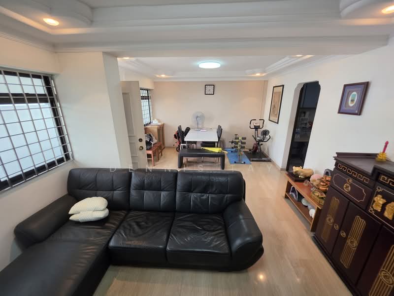 427 Woodlands Street 41, 427 Woodlands Street 41, 3 Bedrooms, 1,076 sqft, HDB Flat For Sale, by Dennis Tay, 500111115 - Living Room - PropertyGuru.com.sg