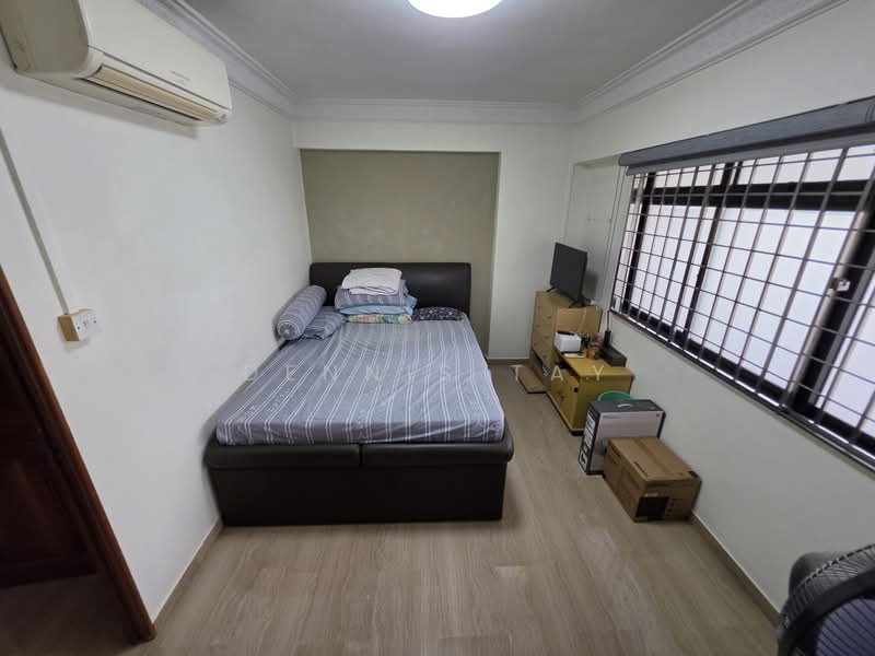 427 Woodlands Street 41, 427 Woodlands Street 41, 3 Bedrooms, 1,076 sqft, HDB Flat For Sale, by Dennis Tay, 500111115 - Bedroom - PropertyGuru.com.sg