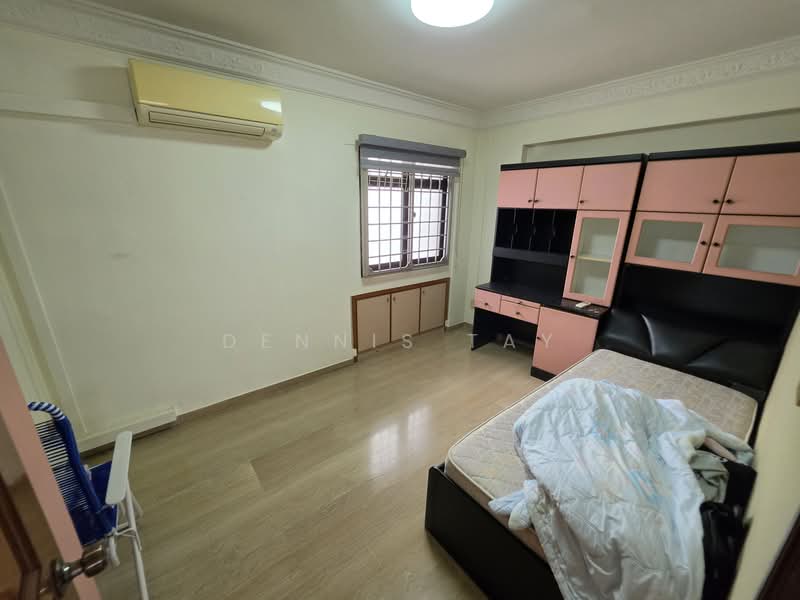 427 Woodlands Street 41, 427 Woodlands Street 41, 3 Bedrooms, 1,076 sqft, HDB Flat For Sale, by Dennis Tay, 500111115 - Bedroom - PropertyGuru.com.sg
