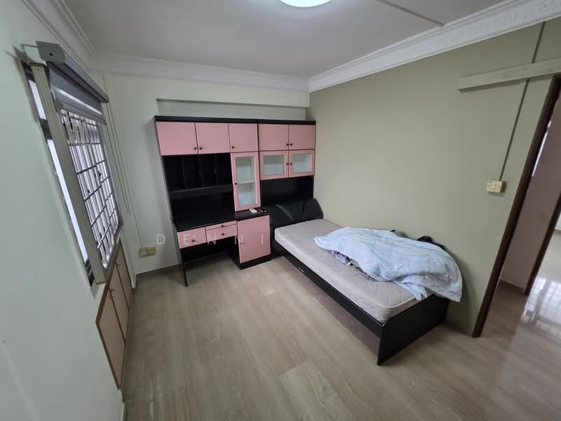 427 Woodlands Street 41, 427 Woodlands Street 41, 3 Bedrooms, 1,076 sqft, HDB Flat For Sale, by Dennis Tay, 500111115 - Bedroom - PropertyGuru.com.sg