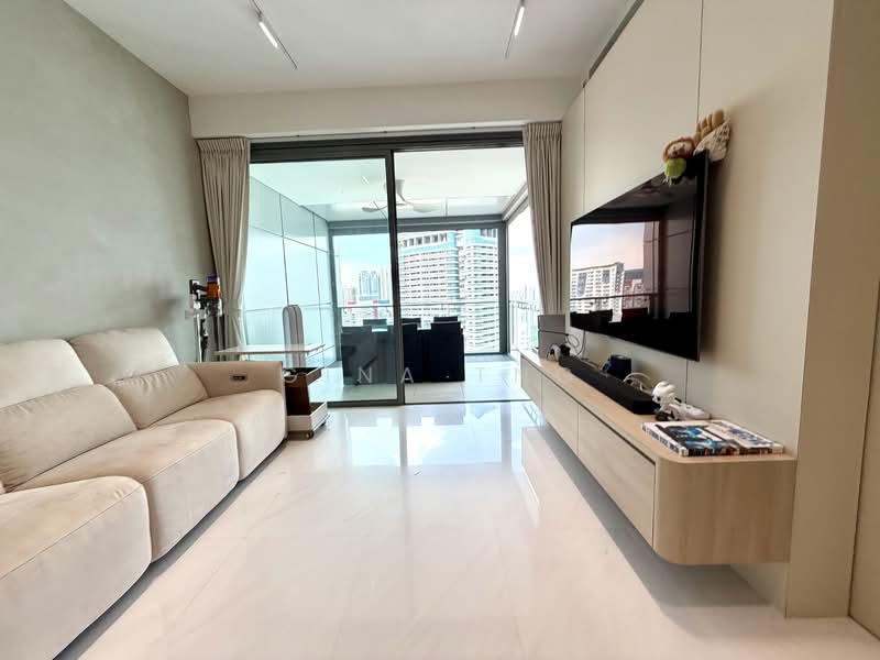 Concourse Skyline, 300 Beach Road, 2 Bedrooms, 1,152 sqft, Condominium For Sale, by Gina Tng, 500111153 - Living Room - PropertyGuru.com.sg