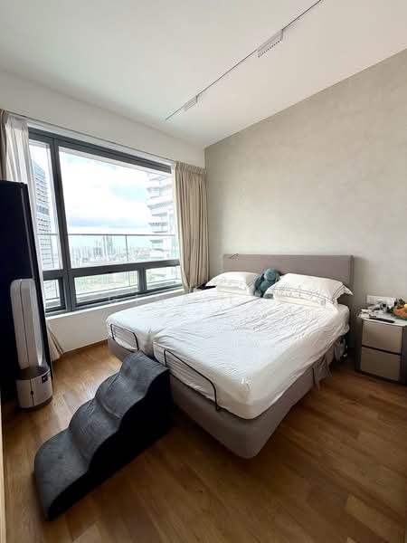 Concourse Skyline, 300 Beach Road, 2 Bedrooms, 1,152 sqft, Condominium For Sale, by Gina Tng, 500111153 - Bedroom - PropertyGuru.com.sg