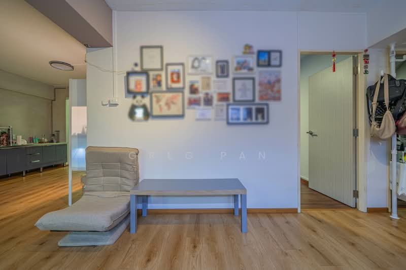 421 Hougang Avenue 10, 421 Hougang Avenue 10, 3 Bedrooms, 1,162 sqft, HDB Flat For Sale, by Greg Pan, 500111162 - Living Room - PropertyGuru.com.sg