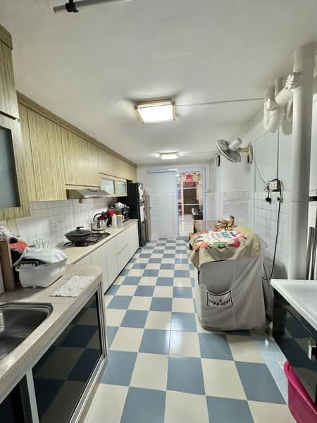 99 Aljunied Crescent, 99 Aljunied Crescent, 2 Bedrooms, 721 sqft, HDB Flat For Sale, by Derek Chong 张恒福, 500111163 - Kitchen - PropertyGuru.com.sg