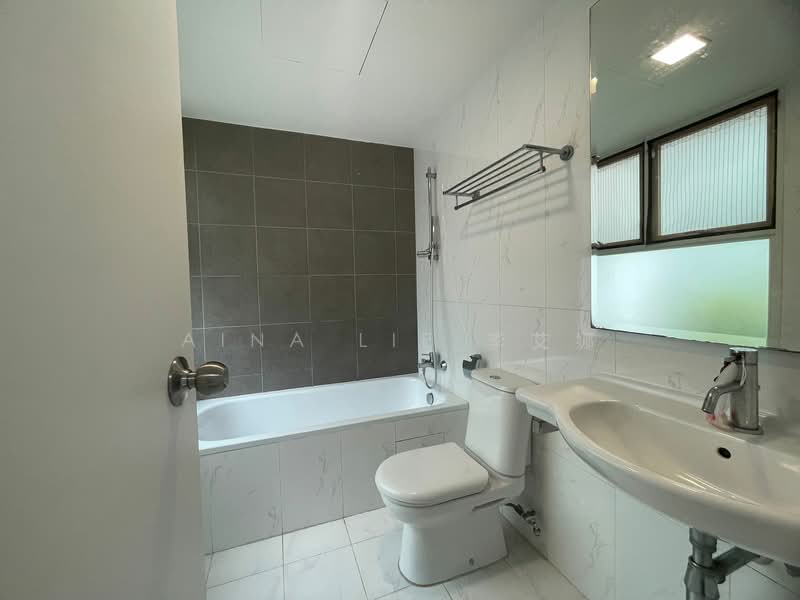 Blossoms @ Woodleigh, 14 Woodleigh Close, 3 Bedrooms, 1,421 sqft, Condominium For Sale, by Aina Lie 李艾娜, 500111172 - Bathroom - PropertyGuru.com.sg