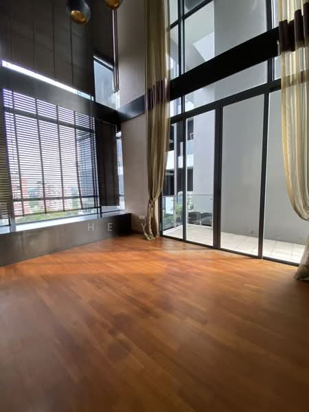 The Trizon, 8 Ridgewood Close, 3 Bedrooms, 2,110 sqft, Condominium For Rent, by He Yifei, 500111180 - Master - PropertyGuru.com.sg
