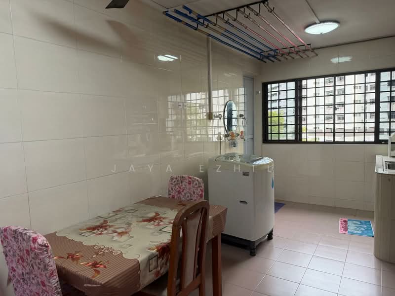 527 Jurong West Street 52, 527 Jurong West Street 52, 2 Bedrooms, 720 sqft, HDB Flat For Sale, by Jaya Ezhil, 500111190 - Dining Room - PropertyGuru.com.sg
