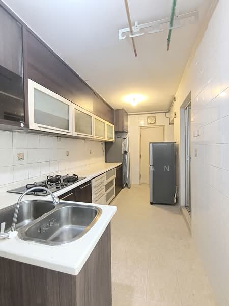 323C Sengkang East Way, 323C Sengkang East Way, 3 Bedrooms, 1,184 sqft, HDB Flat For Rent, by Kenny Kan, 500111199 - Kitchen - PropertyGuru.com.sg