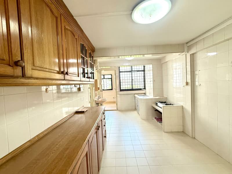 124 Lorong 1 Toa Payoh, 124 Lorong 1 Toa Payoh, 2 Bedrooms, 850 sqft, HDB Flat For Sale, by Susan Lee, 500111206 - Kitchen - PropertyGuru.com.sg