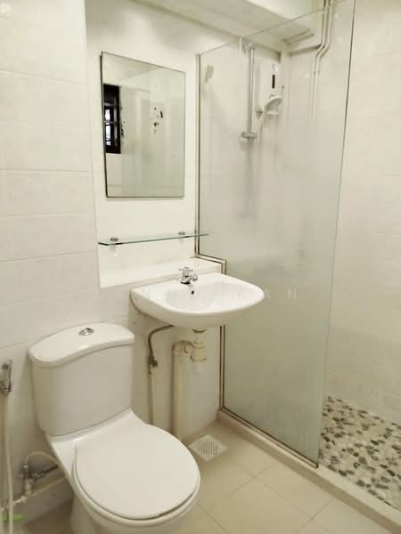 364 Tampines Street 34, 364 Tampines Street 34, Room Rental, 100 sqft, HDB Flat For Rent, by Kenny Kan, 500111215 - Bathroom - PropertyGuru.com.sg