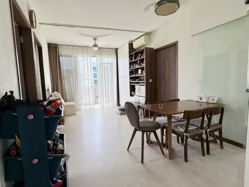 Palm Isles, 34 Flora Drive, 2 Bedrooms, 785 sqft, Condominium For Rent, by Frank Wu, 500111224 - Living Room - PropertyGuru.com.sg