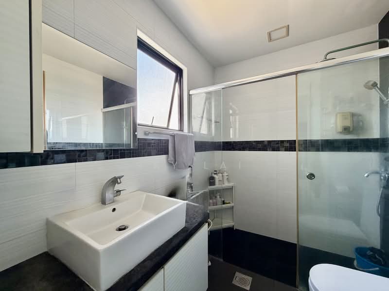 Le Conney Park, 87 Lorong L Telok Kurau, 3 Bedrooms, 1,087 sqft, Apartment For Sale, by Sky Lai, 500111229 - Master Bathroom - PropertyGuru.com.sg