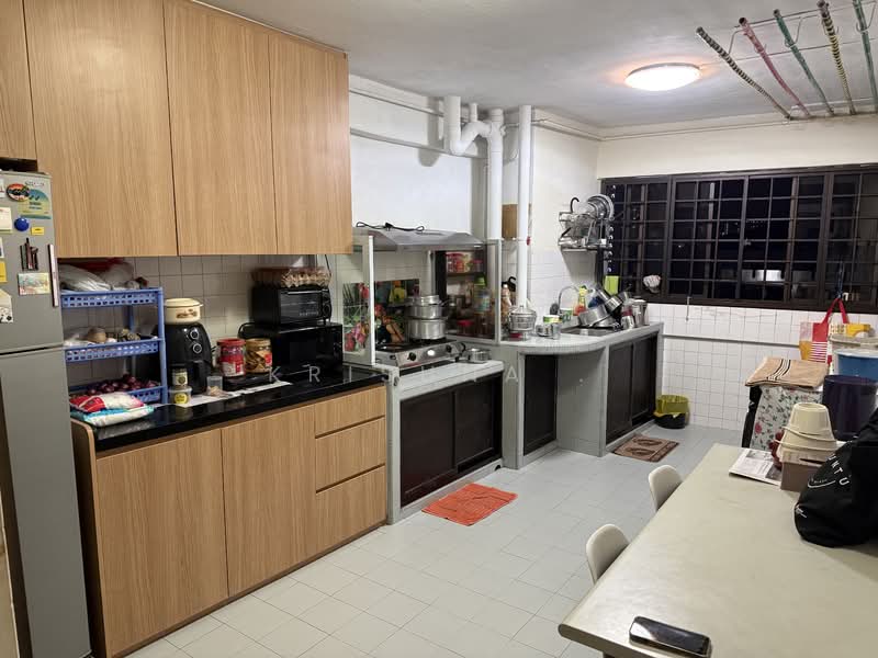 264 Jurong East Street 24, 264 Jurong East Street 24, 2 Bedrooms, 731 sqft, HDB Flat For Sale, by Krishna ., 500111267 - Kitchen - PropertyGuru.com.sg