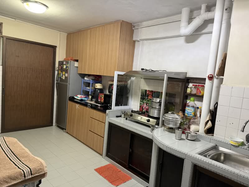 264 Jurong East Street 24, 264 Jurong East Street 24, 2 Bedrooms, 731 sqft, HDB Flat For Sale, by Krishna ., 500111267 - Kitchen - PropertyGuru.com.sg