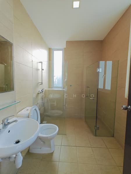 Leith Road, Leith Road, 5 Bedrooms, 3,800 sqft, Semi-Detached House For Rent, by Roy Choo, 500111268 - Bathroom - PropertyGuru.com.sg