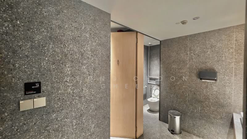Exquisite Ground-Floor Shophouse on Duxton Road: Premium Frontage & High Visibility, Duxton Hill Area, 3,000 sqft, Shop / Shophouse For Rent, by Cheong Choon Ghee, 500111271 - Bathroom - CommercialGuru.com.sg