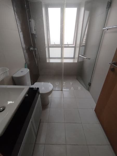 Esta Ruby, 500 Guillimard Road, 3 Bedrooms, 958 sqft, Condominium For Rent, by Fauzy Marecar, 500111273 - Bathroom - PropertyGuru.com.sg