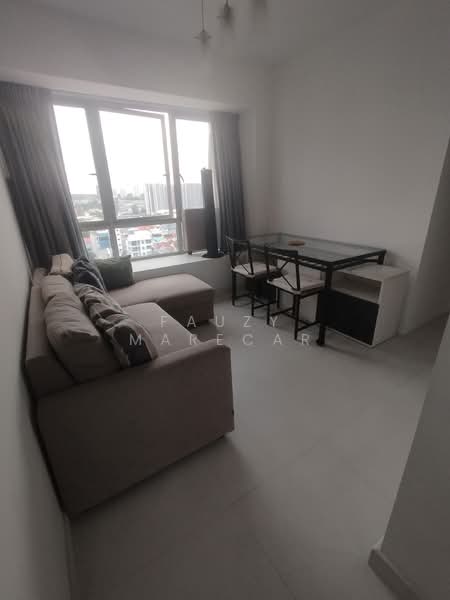 Esta Ruby, 500 Guillimard Road, 3 Bedrooms, 958 sqft, Condominium For Rent, by Fauzy Marecar, 500111273 - Living Room - PropertyGuru.com.sg