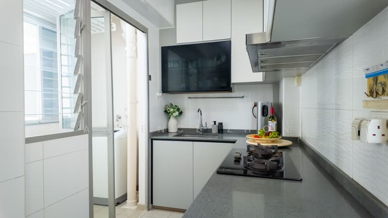 140D Corporation Drive, 140D Corporation Drive, 2 Bedrooms, 732 sqft, HDB Flat For Sale, by Lawrence Zhong, 500111281 - Kitchen - PropertyGuru.com.sg