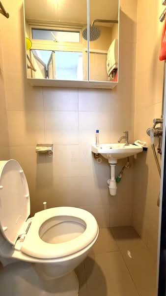 CityLife @ Tampines, 57 Tampines Central 7, 2 Bedrooms, 902 sqft, Executive Condominium For Rent, by Steven Choo, 500111282 - Bathroom - PropertyGuru.com.sg