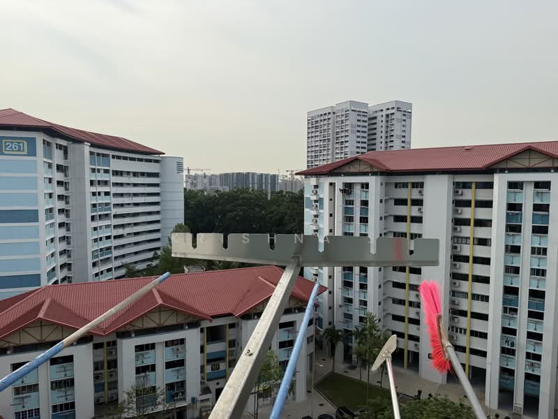 264 Jurong East Street 24, 264 Jurong East Street 24, 2 Bedrooms, 732 sqft, HDB Flat For Sale, by Krishna ., 500111283 - Exterior - PropertyGuru.com.sg