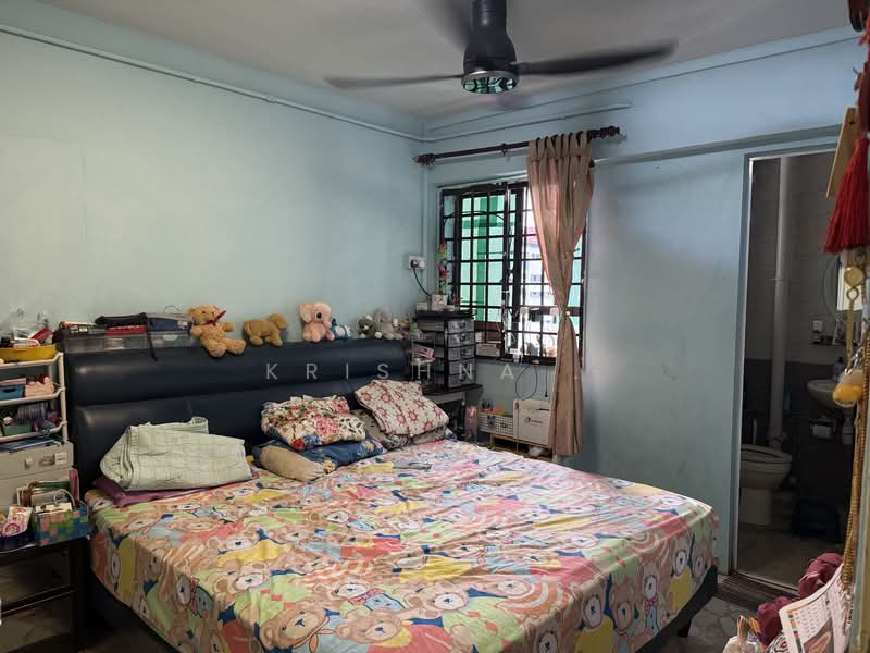 264 Jurong East Street 24, 264 Jurong East Street 24, 2 Bedrooms, 732 sqft, HDB Flat For Sale, by Krishna ., 500111283 - Bedroom - PropertyGuru.com.sg