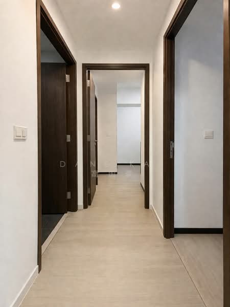 Parc Riviera, 101 West Coast Vale, 3 Bedrooms, 710 sqft, Condominium For Rent, by Dane Kau 高国豪, 500111324 - Corridor - PropertyGuru.com.sg