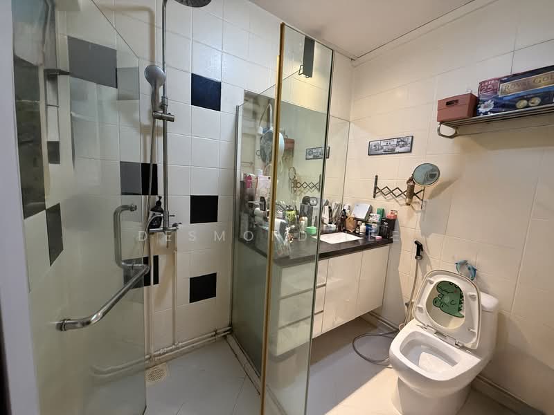 542 Serangoon North Avenue 4, 542 Serangoon North Avenue 4, 4 Bedrooms, 1,582 sqft, HDB Flat For Sale, by Desmond Lee, 500111336 - Bathroom - PropertyGuru.com.sg