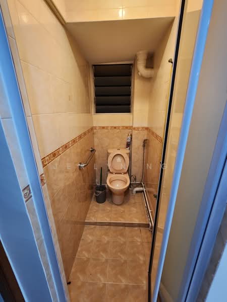 334 Kreta Ayer Road, 334 Kreta Ayer Road, 3 Bedrooms, 893 sqft, HDB Flat For Rent, by Jerlyn Ng, 500111350 - Bathroom - PropertyGuru.com.sg