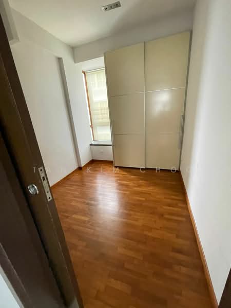 Vanadium, 9 Hertford Road, 2 Bedrooms, 829 sqft, Apartment For Sale, by Tan Kim Choo, 500111353 - Common Bedroom - PropertyGuru.com.sg