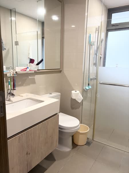 Riverbank at Fernvale, Sengkang West Way/Fernvale, 3 Bedrooms, 1,044 sqft, Condominium For Sale, by Brian Chng, 500111357 - Bathroom - PropertyGuru.com.sg