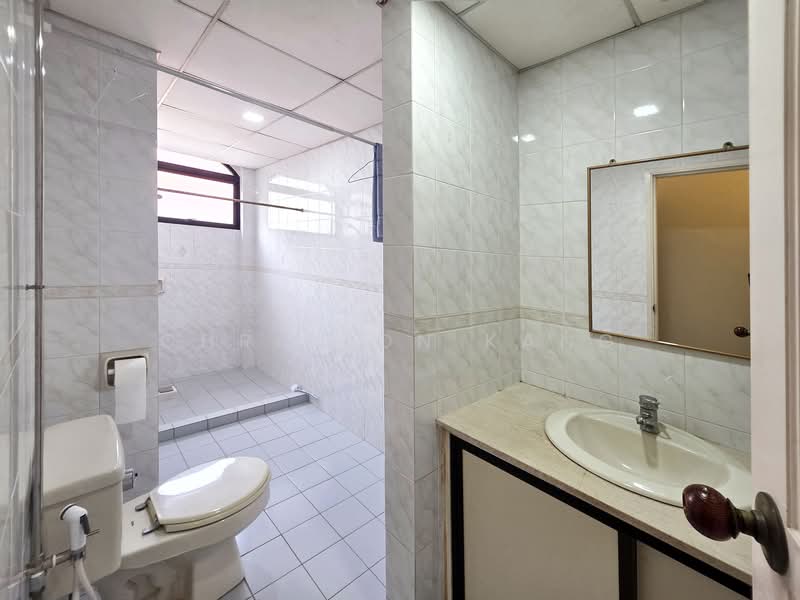 Kembangan Court, 5 Jalan Masjid, 2 Bedrooms, 893 sqft, Apartment For Rent, by Christon Kang, 500111362 - Bathroom - PropertyGuru.com.sg