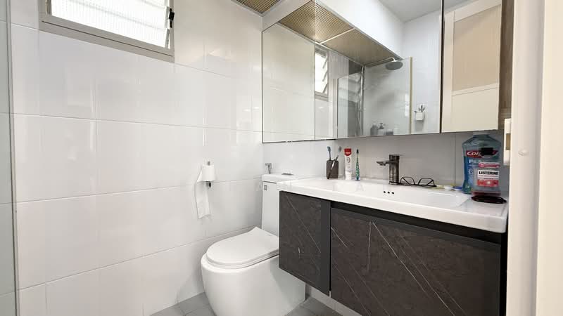 217B Compassvale Drive, 217B Compassvale Drive, 3 Bedrooms, 990 sqft, HDB Flat For Sale, by Keenan Tan, 500111369 - Master bathroom - PropertyGuru.com.sg