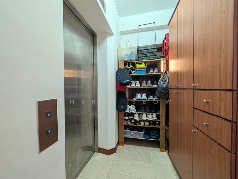 The Mayfair, 3 Jurong East Street 32, 3 Bedrooms, 1,163 sqft, Condominium For Sale, by Sheryl Seow, 500111372 - Private lift - PropertyGuru.com.sg