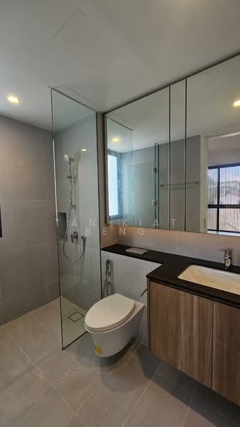 Bungalow @ Sian Tuan Ave, Sian Tuan Avenue, 5 Bedrooms, 11,560 sqft, Detached House For Sale, by Tan Kiat Beng, 500111378 - Bathroom - PropertyGuru.com.sg