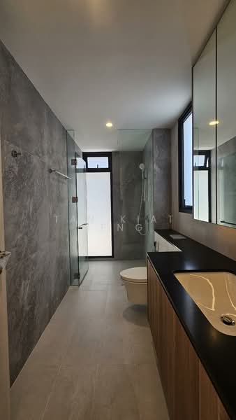 Bungalow @ Sian Tuan Ave, Sian Tuan Avenue, 5 Bedrooms, 11,560 sqft, Detached House For Sale, by Tan Kiat Beng, 500111378 - Bathroom - PropertyGuru.com.sg