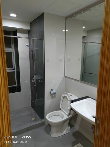 One St Michael's, 1 Saint Michael's Road, 3 Bedrooms, 1,184 sqft, Condominium For Sale, by Angela Ng, 500111381 - Bathroom - PropertyGuru.com.sg