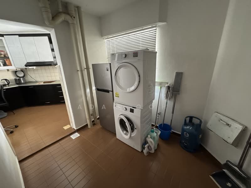 Ivory Heights, 122 Jurong East Street 13, Room Rental, 60 sqft, Condominium For Rent, by Adam Goh, 500111409 - Kitchen - PropertyGuru.com.sg